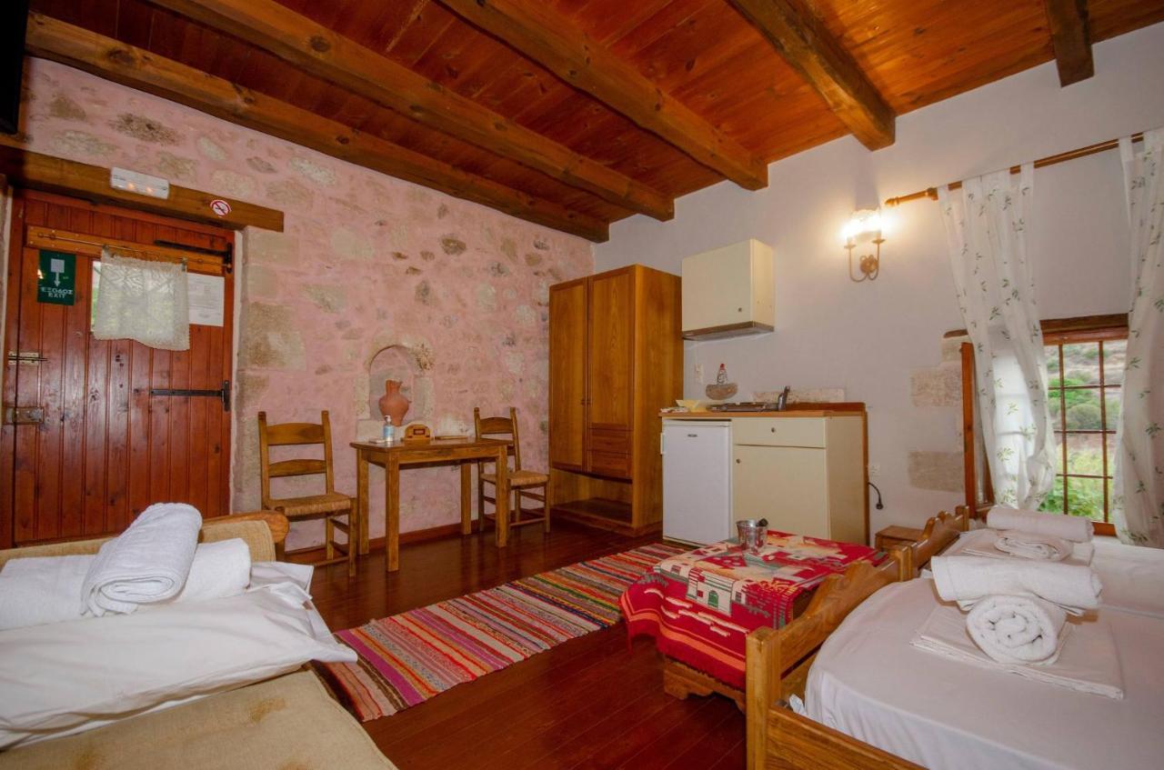 Stamatogiannis Traditional Apartments 칼리비아니 외부 사진