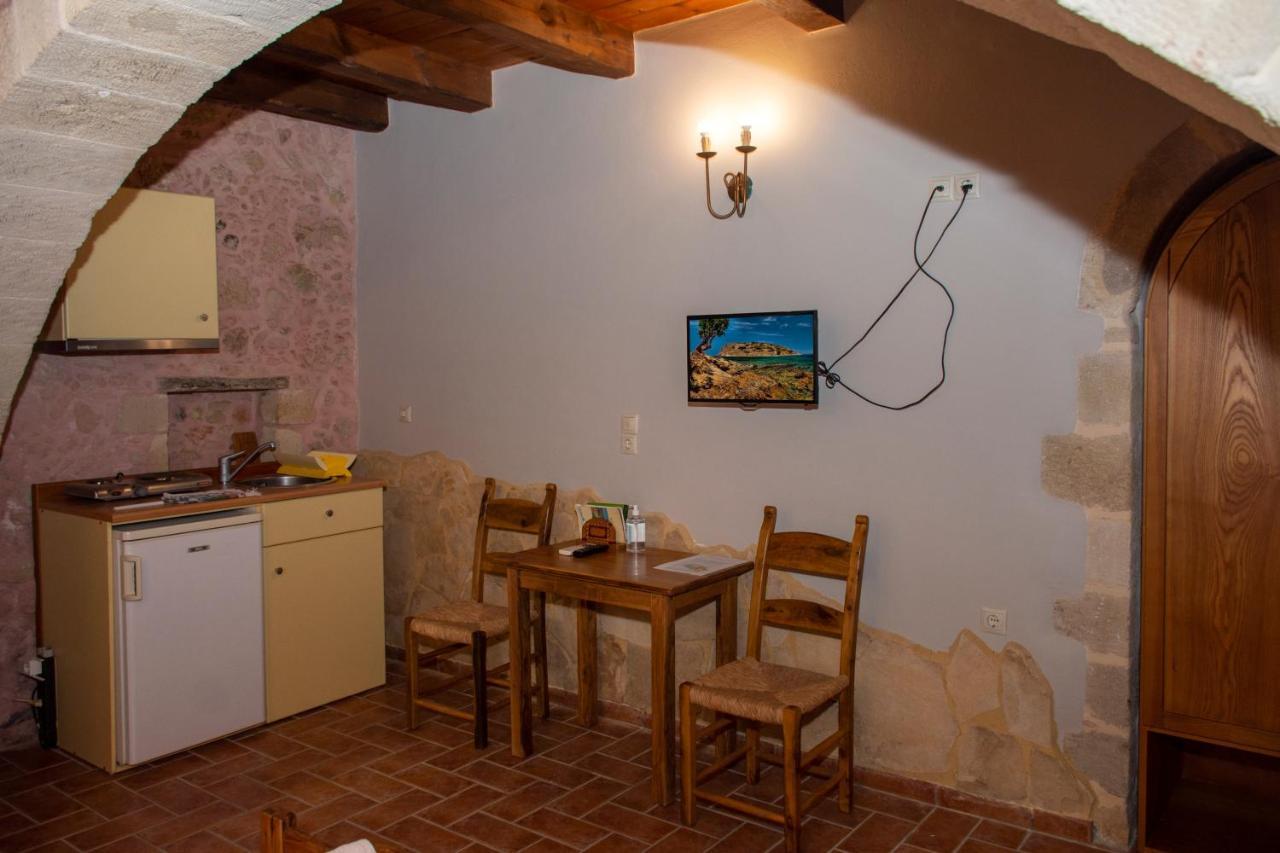 Stamatogiannis Traditional Apartments 칼리비아니 외부 사진