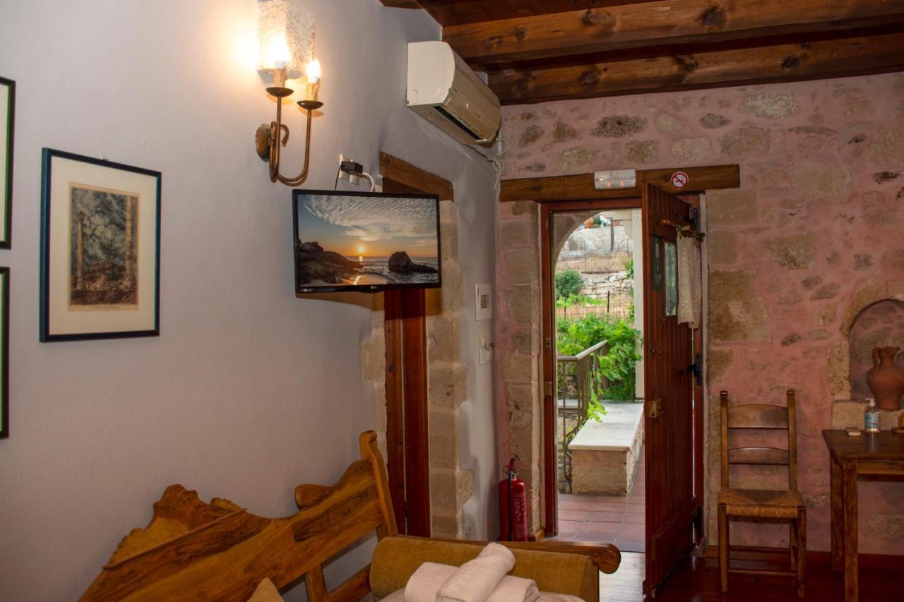 Stamatogiannis Traditional Apartments 칼리비아니 외부 사진
