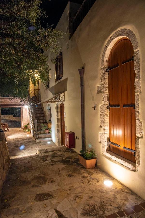 Stamatogiannis Traditional Apartments 칼리비아니 외부 사진